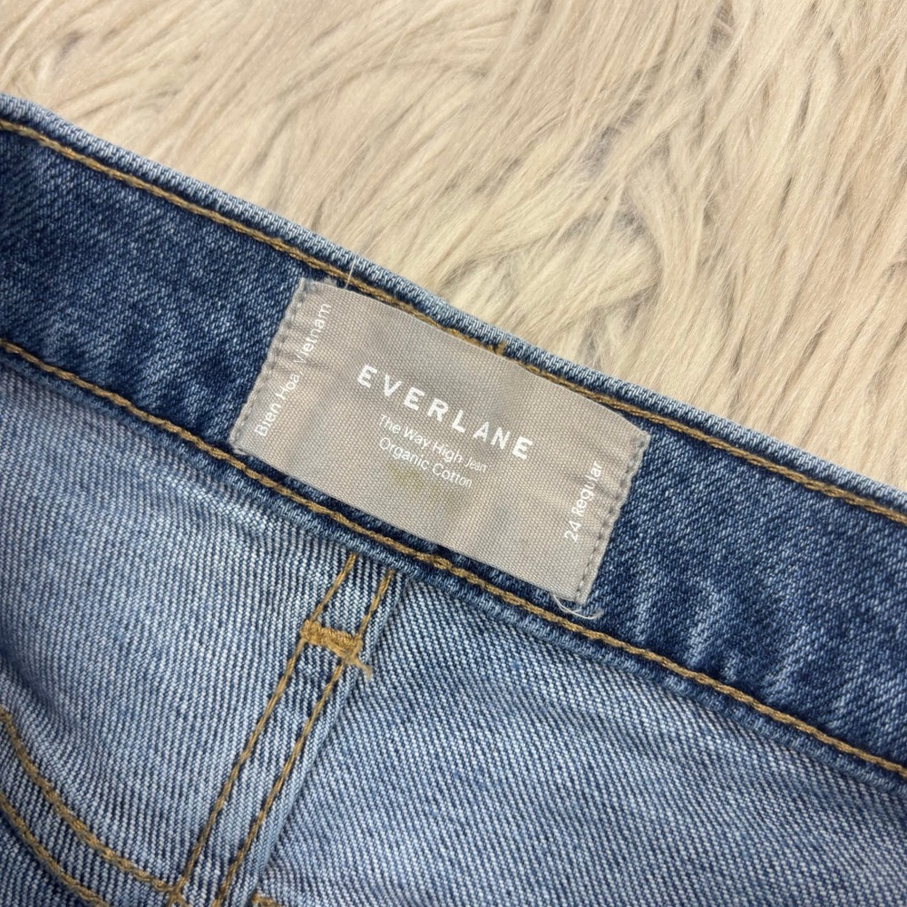 Everlane Women's 24 Light Wash Way High Straight Leg Jeans Raw Hems Classic - Picture 6 of 10